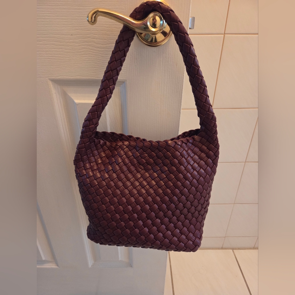 Sonoma Brand Ladies Woven Burgundy Color Handbag BRAND NEW! No Tags